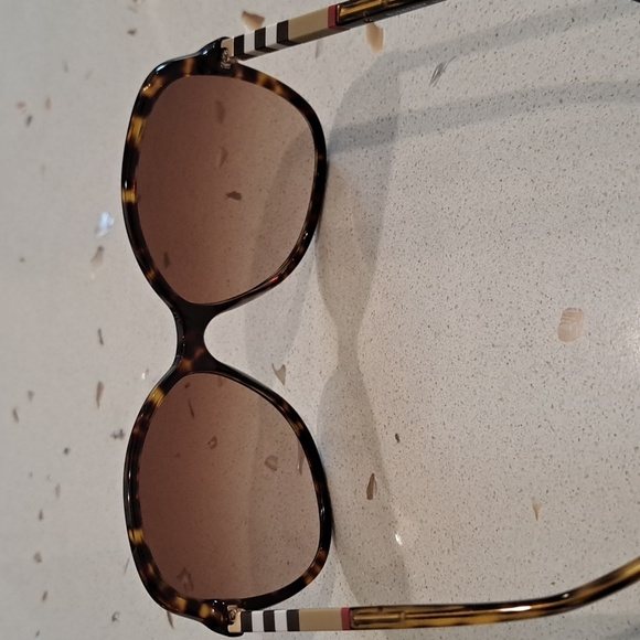 NWT Burberry Dark Havana Women's Sunglasses! - Picture 9 of 13